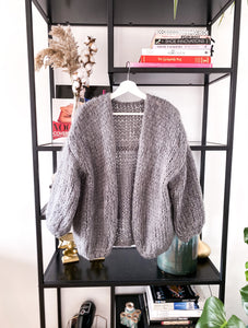 CAR0007_03_Cardigans_Jenthe_Short_Grey_TheFashionKiosk